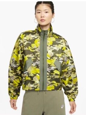 Nike Womens Lightweight Floral Camo Oversized Full
Zip Jacket Green Size S